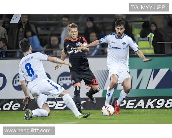 弗莱堡与法兰克福激战正酣比分揭晓精彩瞬间回顾